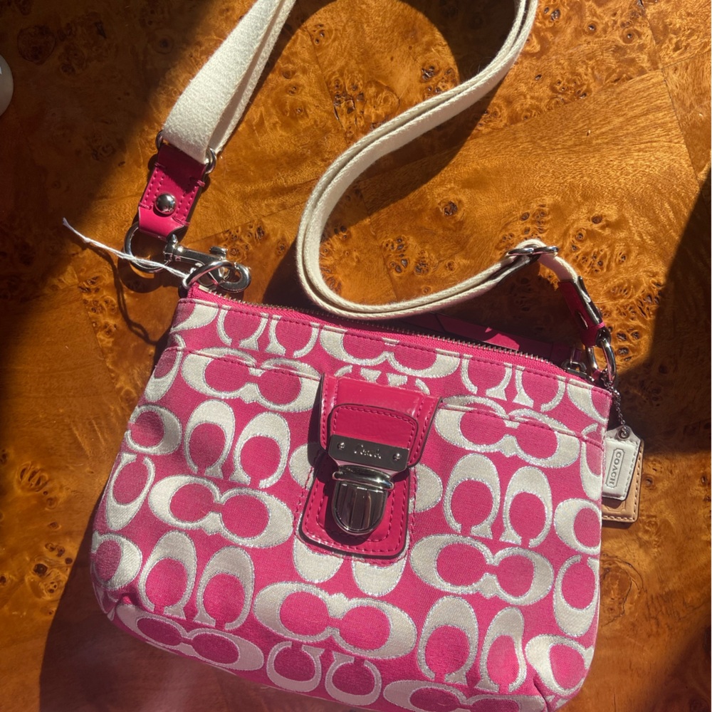 VINTAGE Y2K ERA PINK AND WHITE COACH BAG| PINK 2000s COACH BAG WITH WHITE LOGO